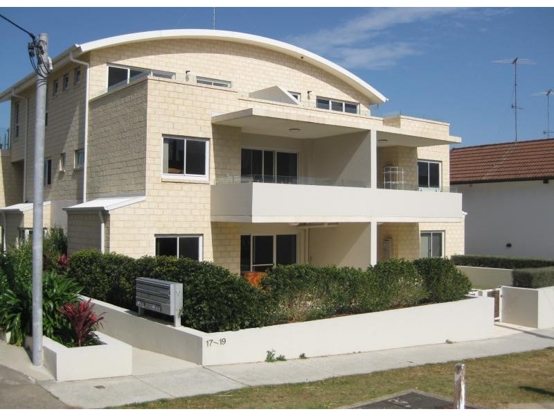 - Bona Vista Avenue, Maroubra NSW 2035