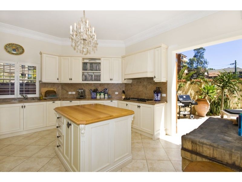 18 Carr Street, Coogee NSW 2034