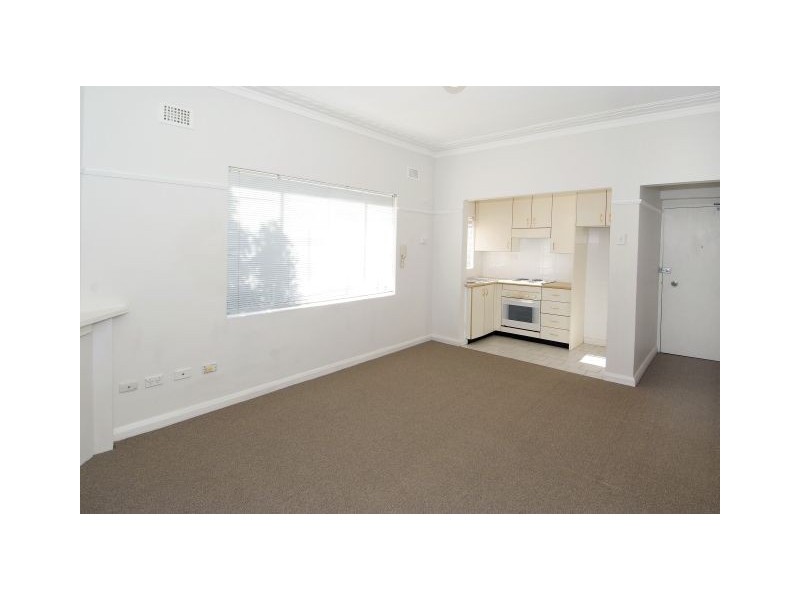 8/96  Coogee Bay Road, Coogee NSW 2034