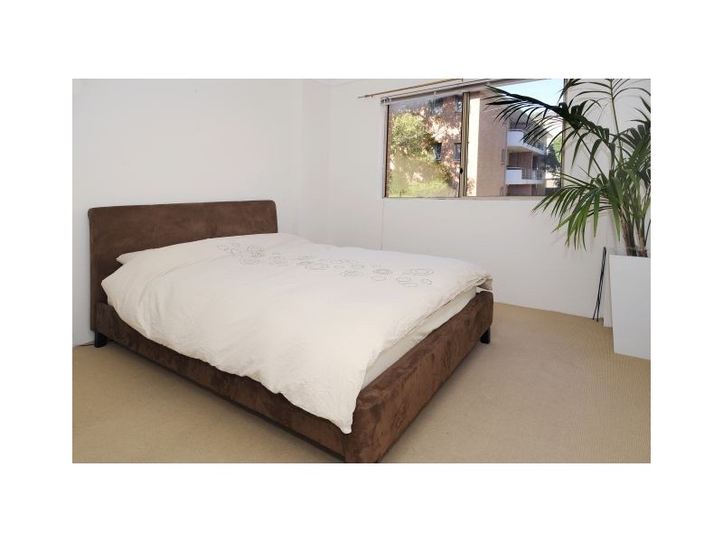 12/75  Coogee Bay Road, Coogee NSW 2034