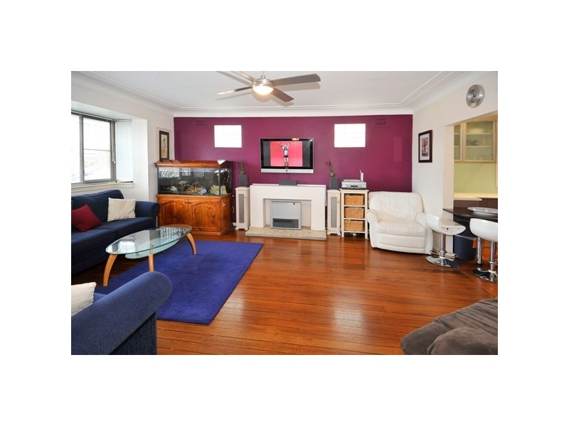 38 Burke St, Chifley NSW 2036