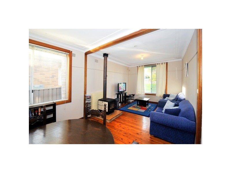 54 Mawson Pde, Chifley NSW 2036