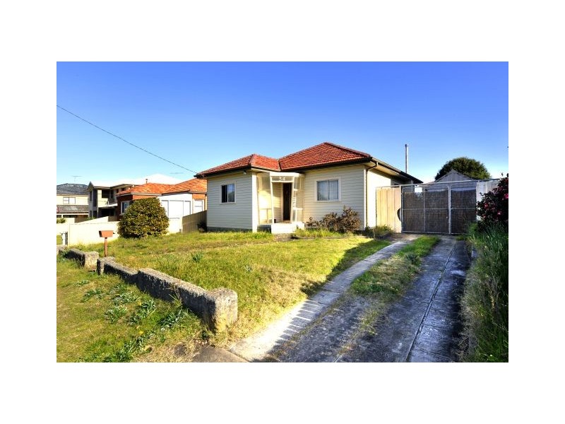 34 Eyre Street, Chifley NSW 2036