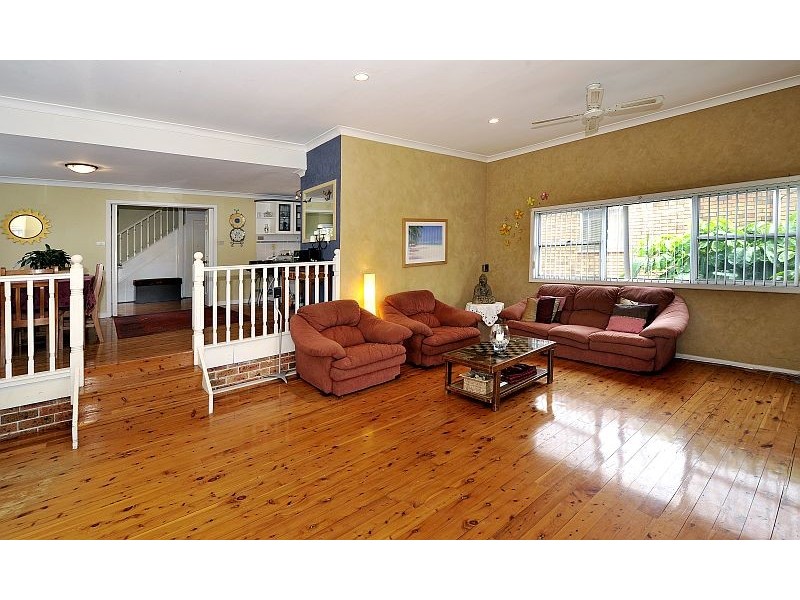 9 Hume street, Chifley NSW 2036