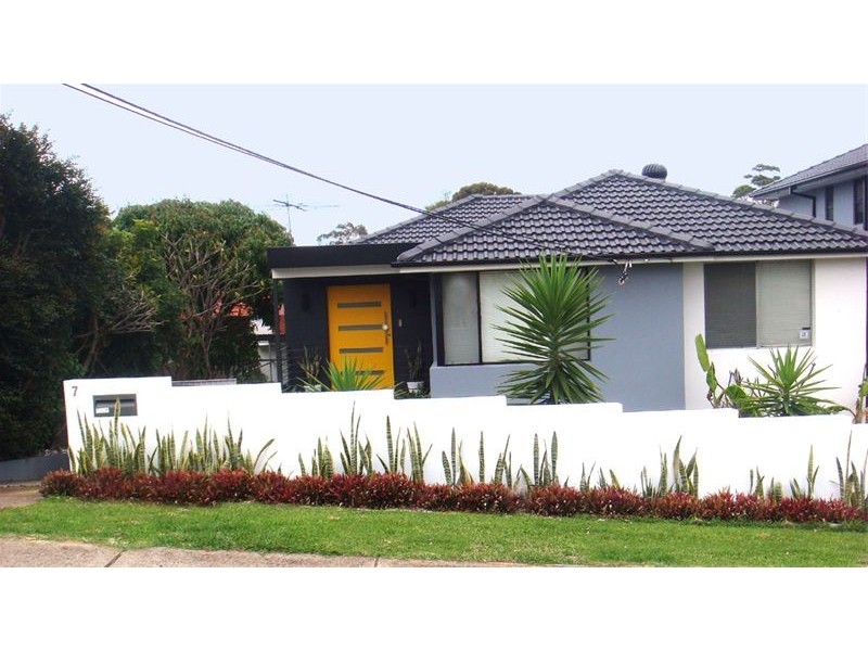 7 Burke Street, Chifley NSW 2036