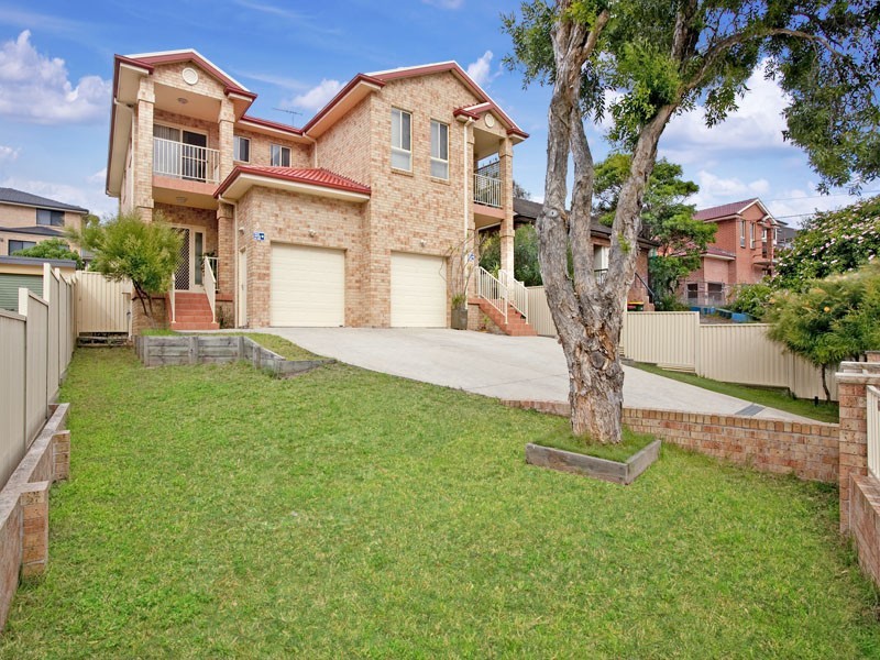 9 Hastings Ave, Chifley NSW 2036