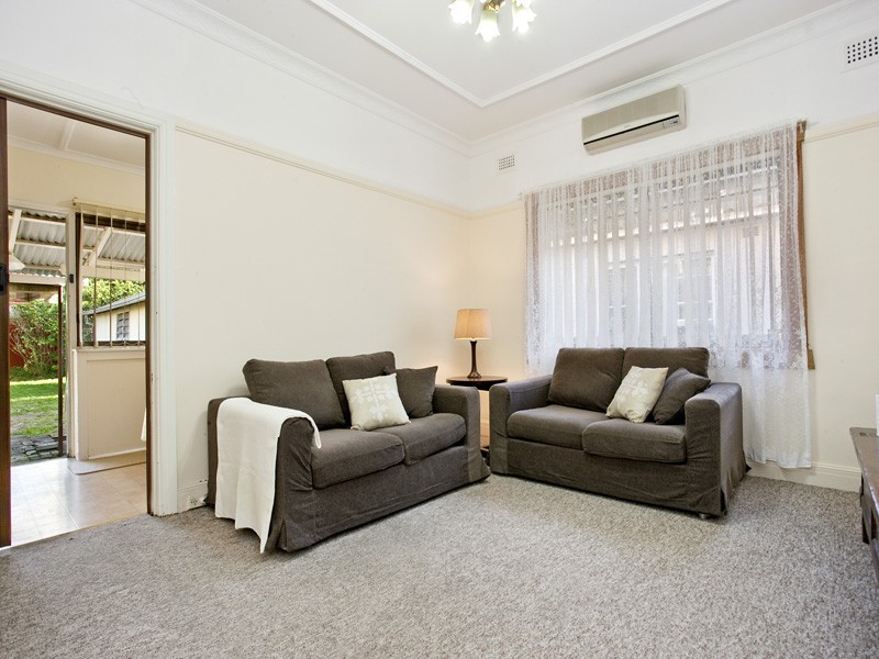 8 Lismore Street, Eastlakes NSW 2018