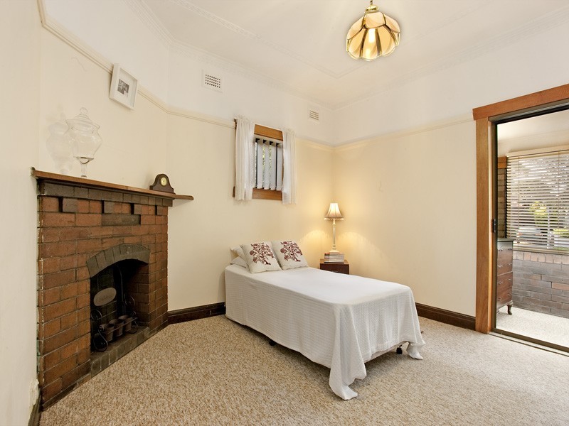 8 Lismore Street, Eastlakes NSW 2018