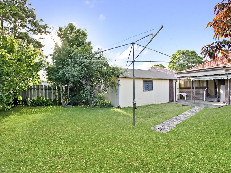 8 Lismore Street, Eastlakes NSW 2018