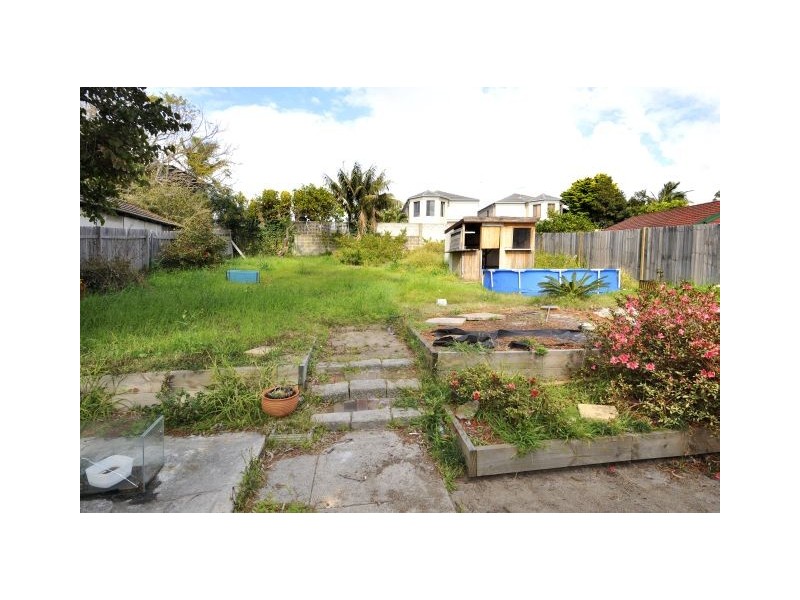 15  Brisbane St, Chifley NSW 2036