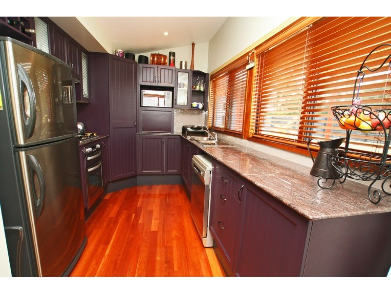 Upstairs 63 River Road, Shoalhaven Heads NSW 2535