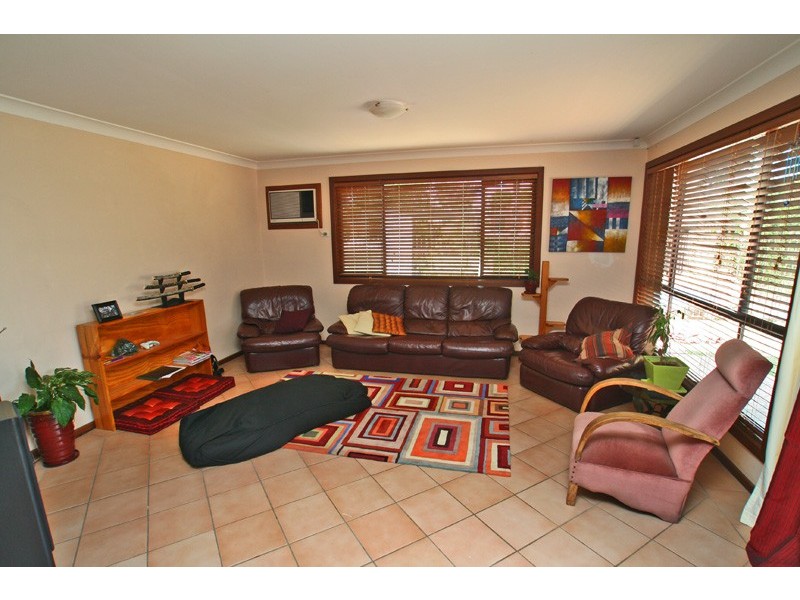 31 Leamington Road, Oak Flats NSW 2529