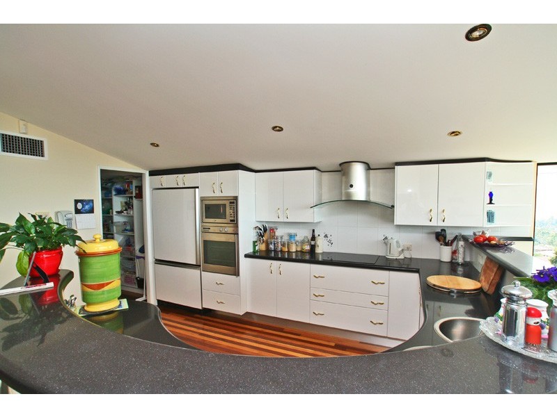 51 Scenic Crescent, Albion Park NSW 2527