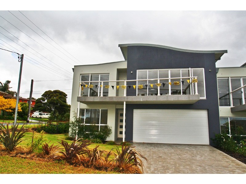 1/2 Kiarama Avenue, Kiama Downs NSW 2533