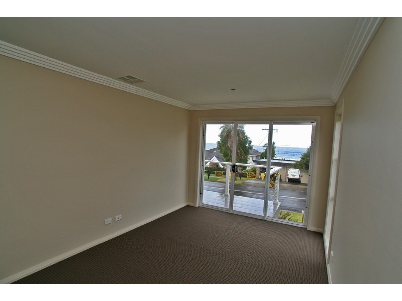 1/2 Kiarama Avenue, Kiama Downs NSW 2533