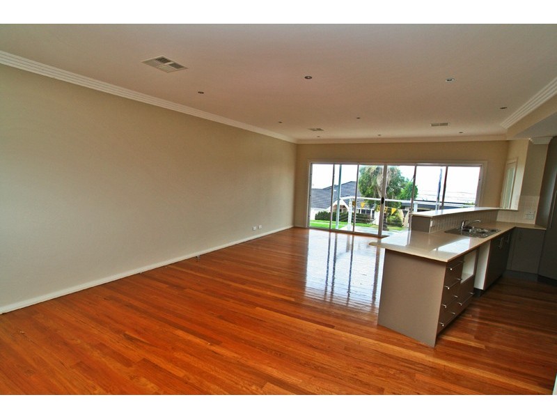 1/2 Kiarama Avenue, Kiama Downs NSW 2533