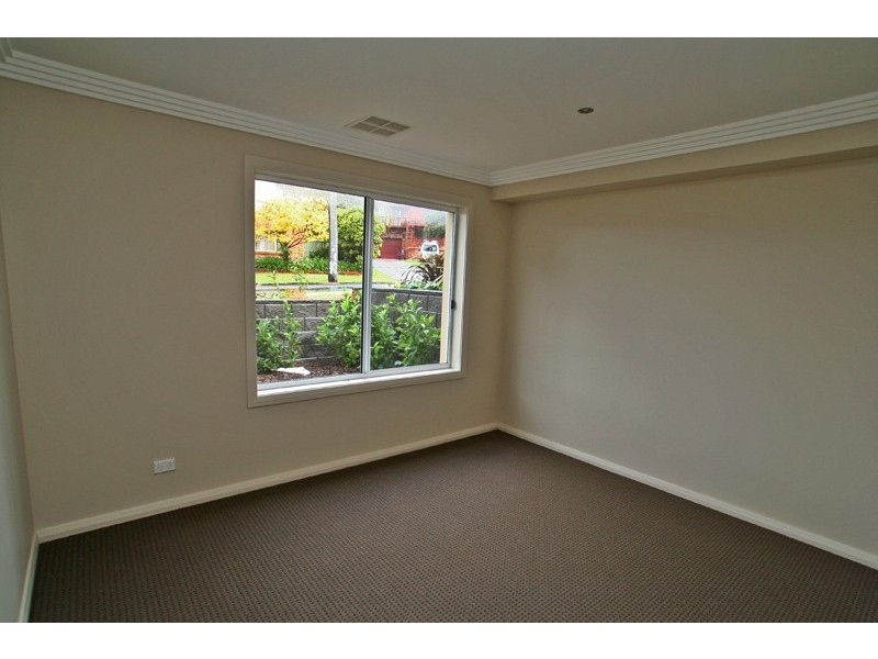 1/2 Kiarama Avenue, Kiama Downs NSW 2533