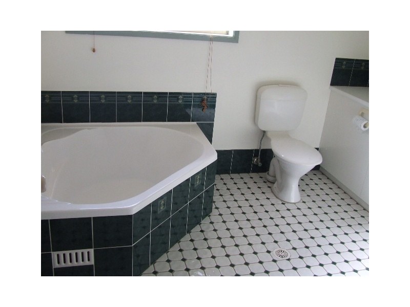 73 Jarrah Way, Albion Park Rail NSW 2527