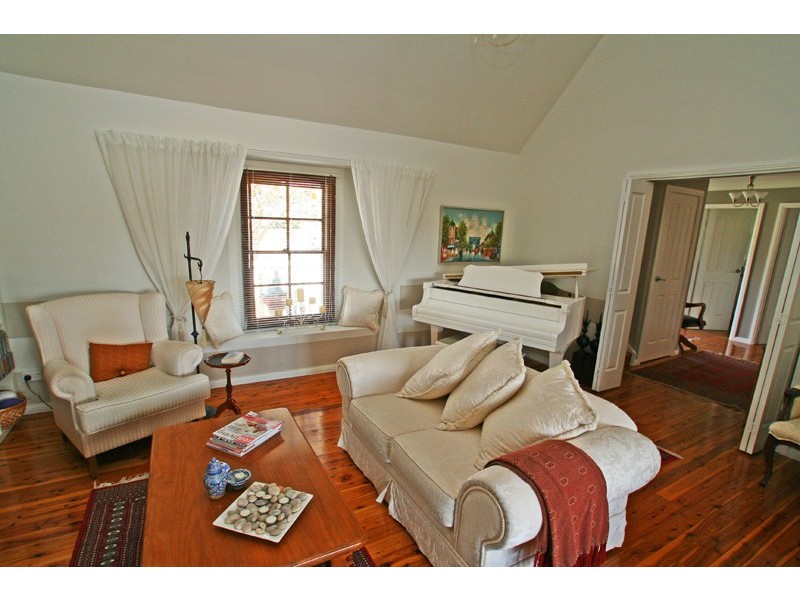 81 Barton Drive, Kiama Downs NSW 2533