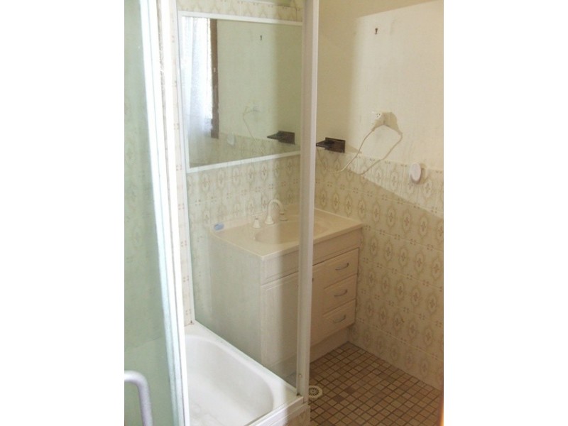 1/2 Tharkinna Avenue, Kiama NSW 2533