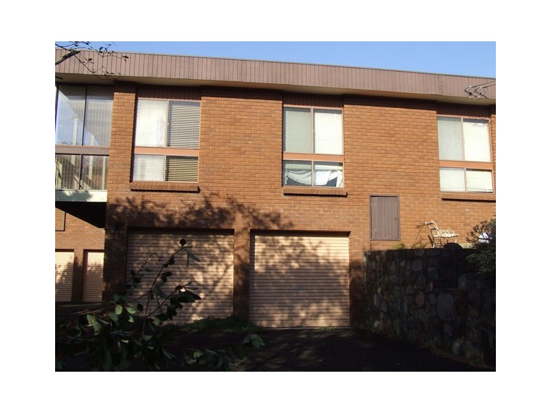 1/2 Tharkinna Avenue, Kiama NSW 2533