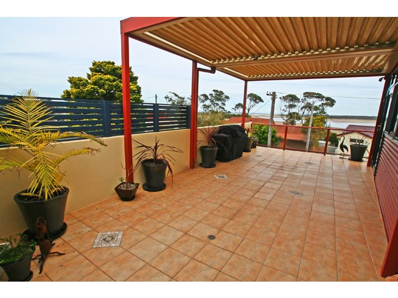 63 River Road, Shoalhaven Heads NSW 2535