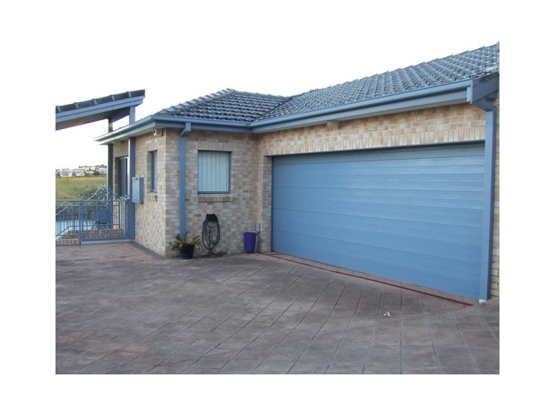 2/93 Tingira Crescent, Kiama NSW 2533