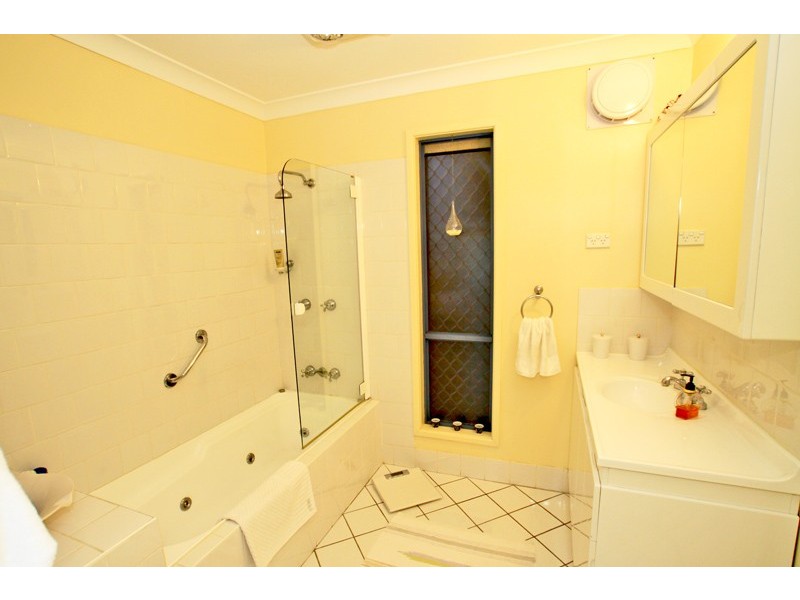 1 / 50  Cathedral Rocks Avenue, Kiama Downs NSW 2533