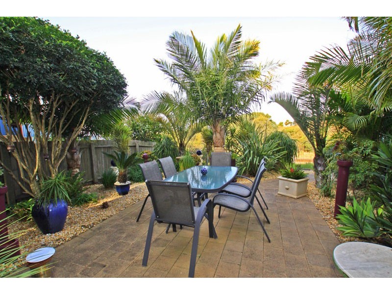 1 / 50  Cathedral Rocks Avenue, Kiama Downs NSW 2533