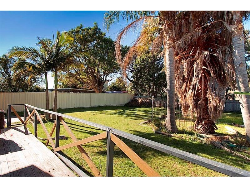 19 Shellharbour Road, Warilla NSW 2528