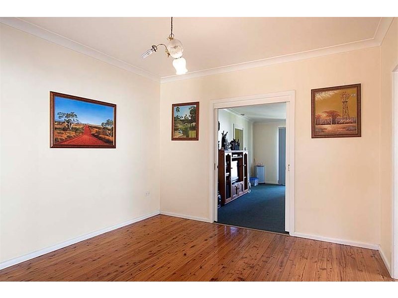 19 Shellharbour Road, Warilla NSW 2528