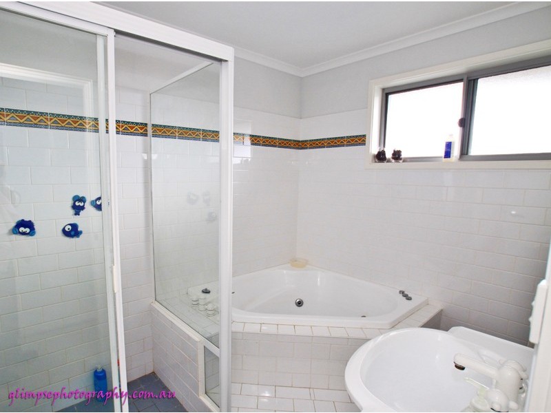 2 / 18 Bourrool Lane, Kiama NSW 2533