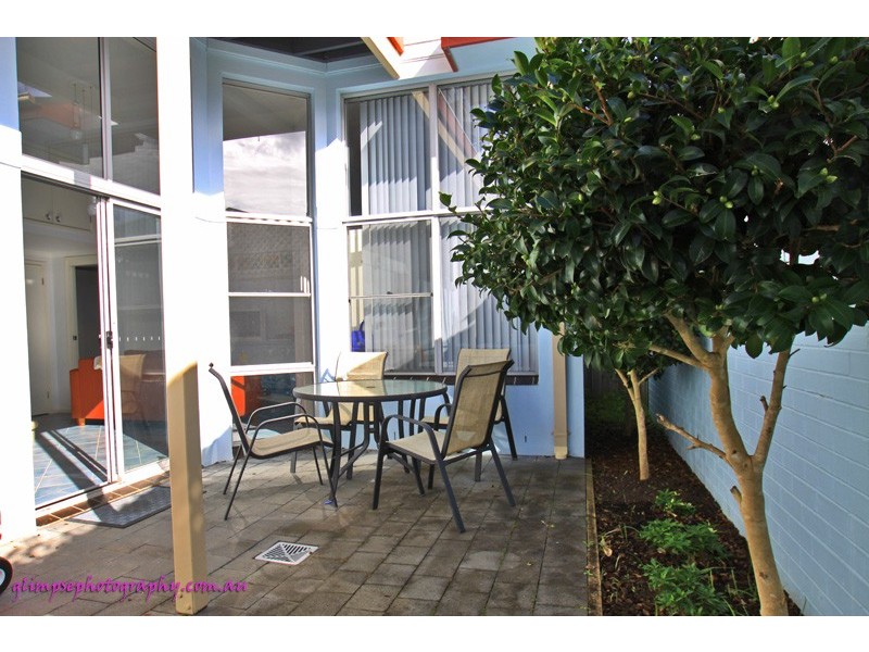 2 / 18 Bourrool Lane, Kiama NSW 2533