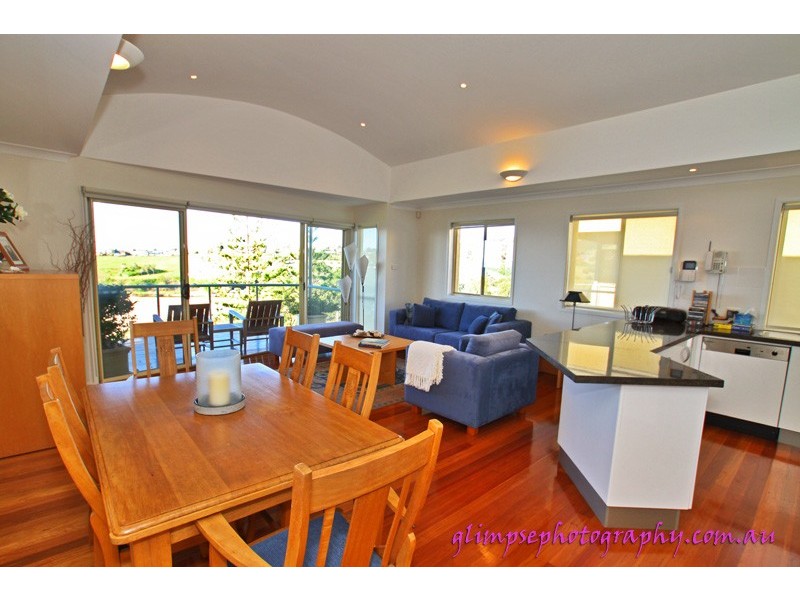 2 / 28 Kaleula Crescent, Kiama NSW 2533