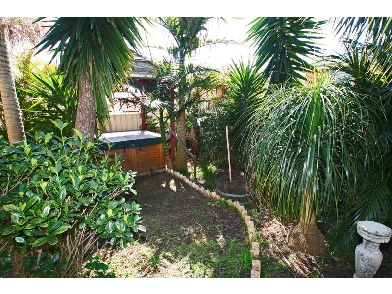 16  Wallis Close, Flinders NSW 2529