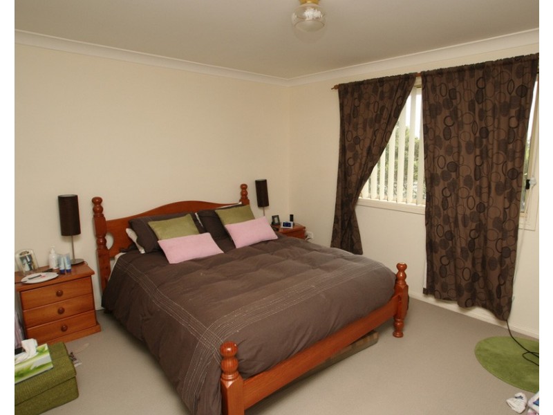 2/16  Murchison Street, Albion Park NSW 2527