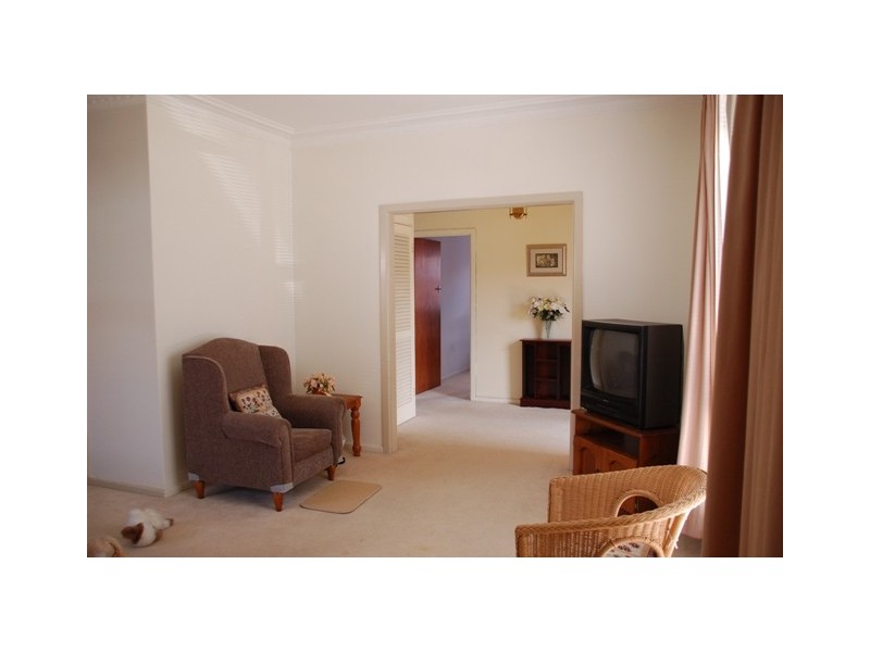 18 Moorefield Avenue, Kogarah NSW 2217