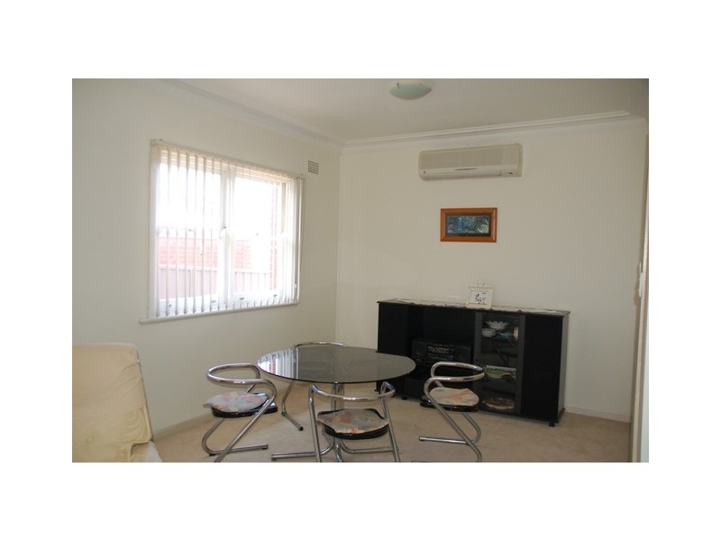 18 Moorefield Avenue, Kogarah NSW 2217