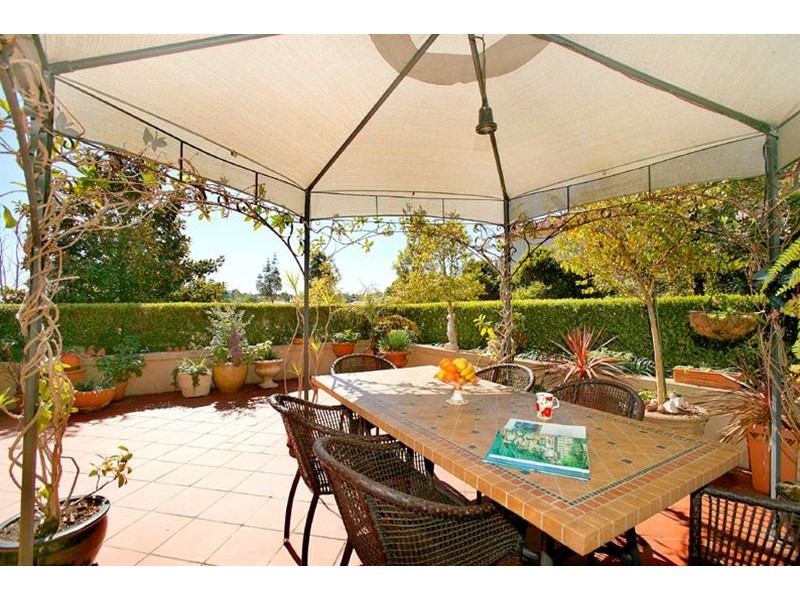 1/4 Mortimer Lewis Drive, Huntleys Cove NSW 2111