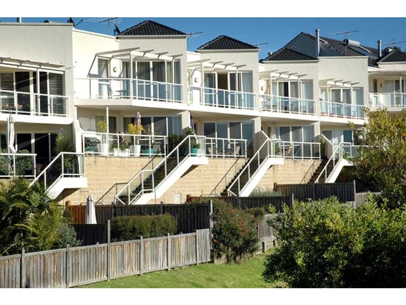 2/2  Fryar Place, Huntleys Cove NSW 2111
