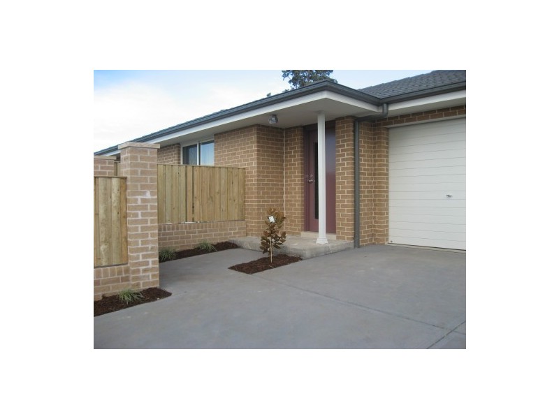1/3 & 2/3 Allwood Close, Branxton NSW 2335