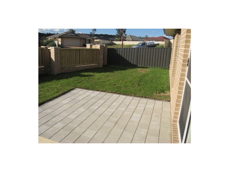 1/3 & 2/3 Allwood Close, Branxton NSW 2335