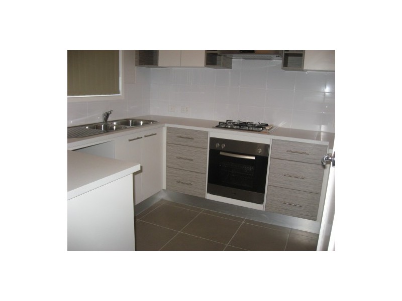 1/3 & 2/3 Allwood Close, Branxton NSW 2335
