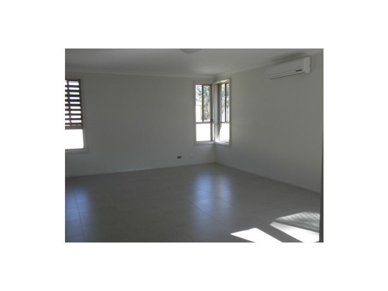 2/7 Lindeman Grove, Cessnock NSW 2325