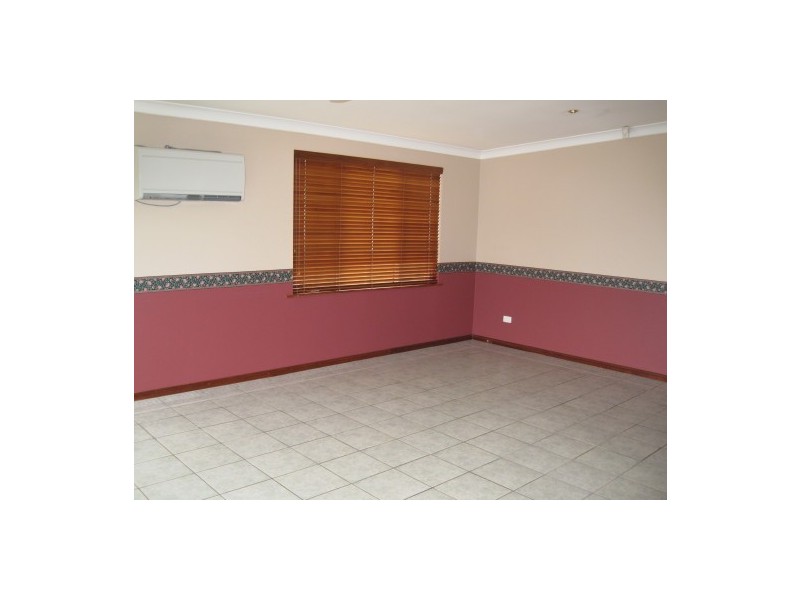 8 Lambert Street, Cessnock NSW 2325