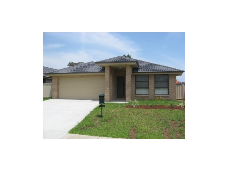 17 Alpine Avenue, Cessnock NSW 2325