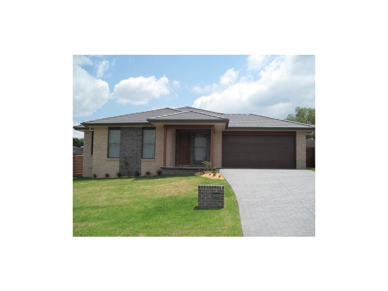 13  Fairview Place, Cessnock NSW 2325
