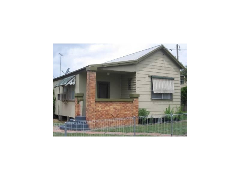 10 Carroll Avenue, Cessnock NSW 2325