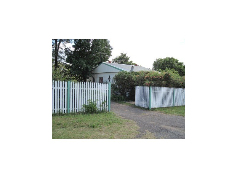 4 Racecourse Road, Cessnock NSW 2325