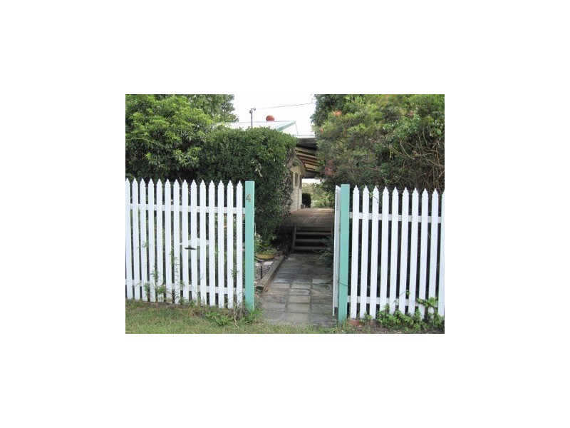 4 Racecourse Road, Cessnock NSW 2325